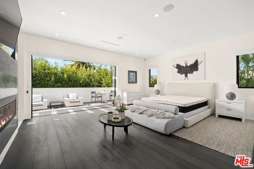 839 Gardner Street Los Angeles, CA 90046