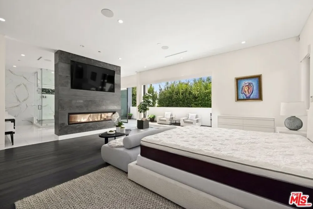 839 Gardner Street Los Angeles, CA 90046