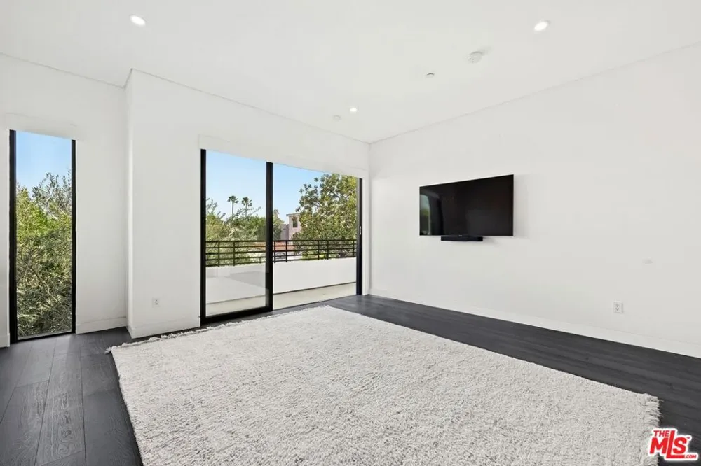 839 Gardner Street Los Angeles, CA 90046