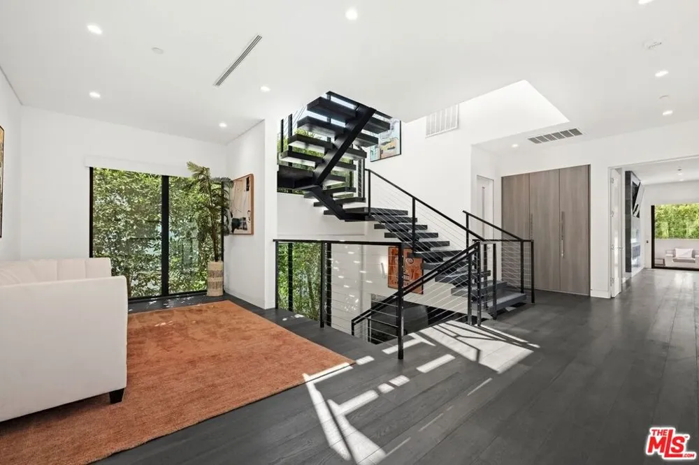 839 Gardner Street Los Angeles, CA 90046