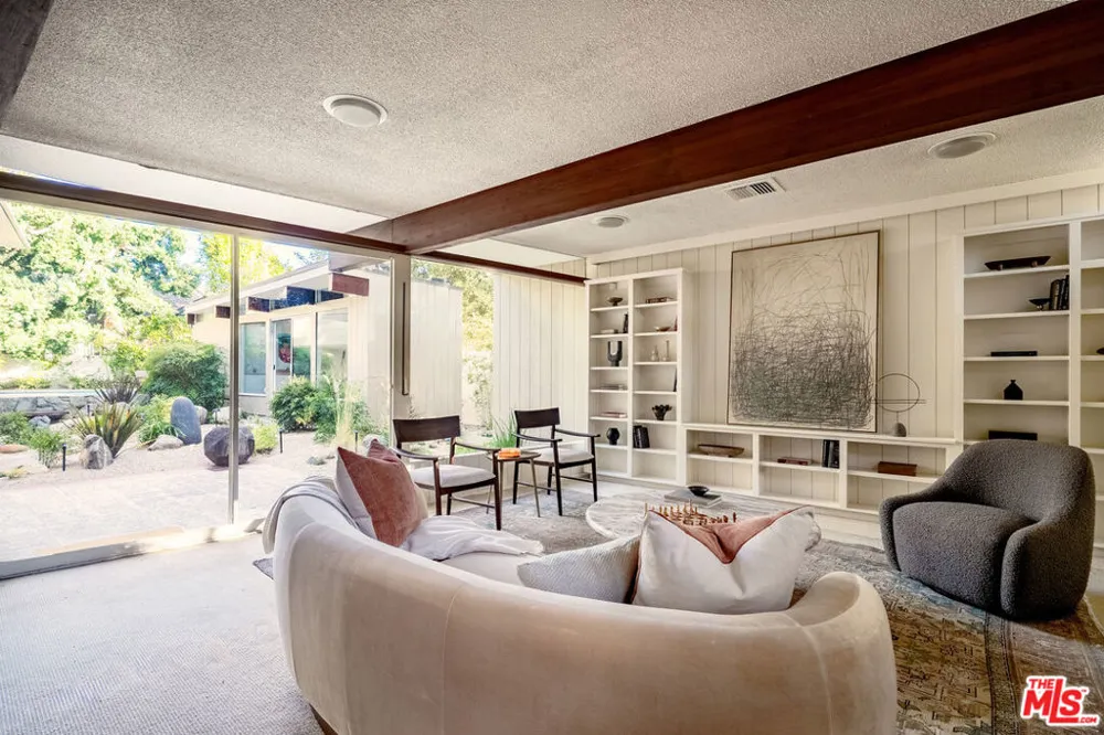 1024 Armada Drive Pasadena, CA 91103