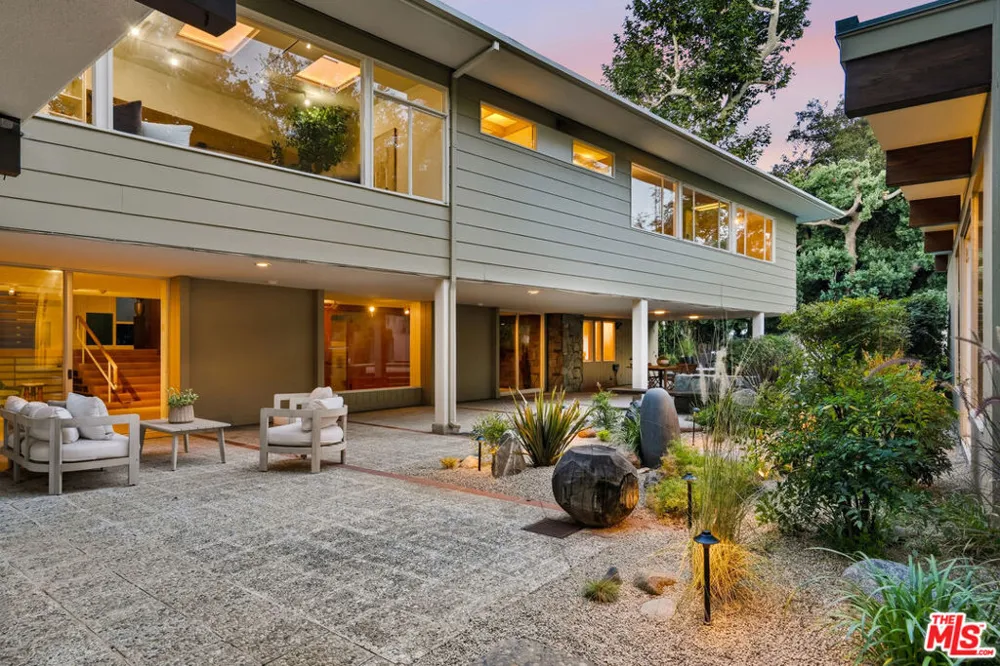 1024 Armada Drive Pasadena, CA 91103