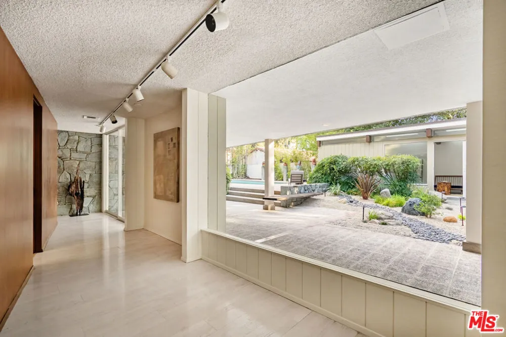 1024 Armada Drive Pasadena, CA 91103