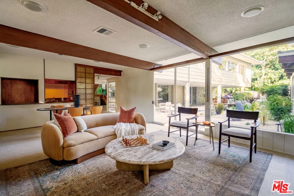 1024 Armada Drive Pasadena, CA 91103