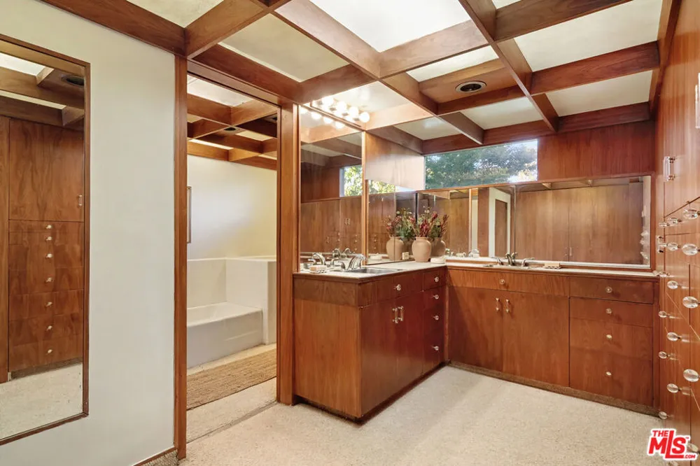 1024 Armada Drive Pasadena, CA 91103