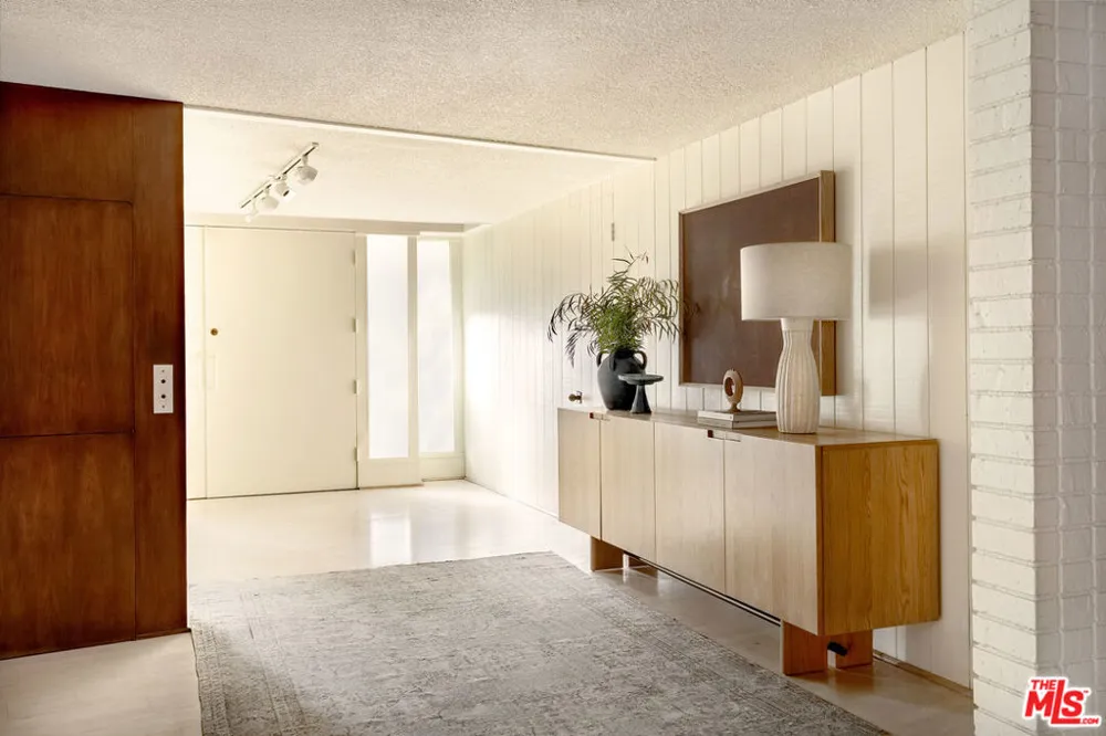 1024 Armada Drive Pasadena, CA 91103