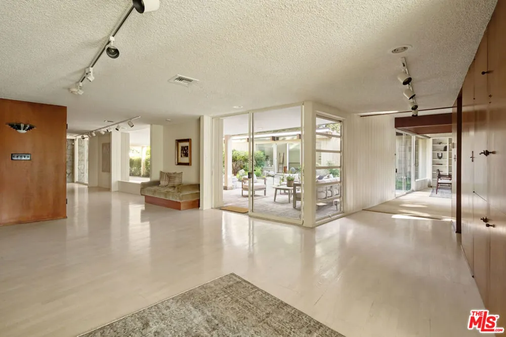 1024 Armada Drive Pasadena, CA 91103