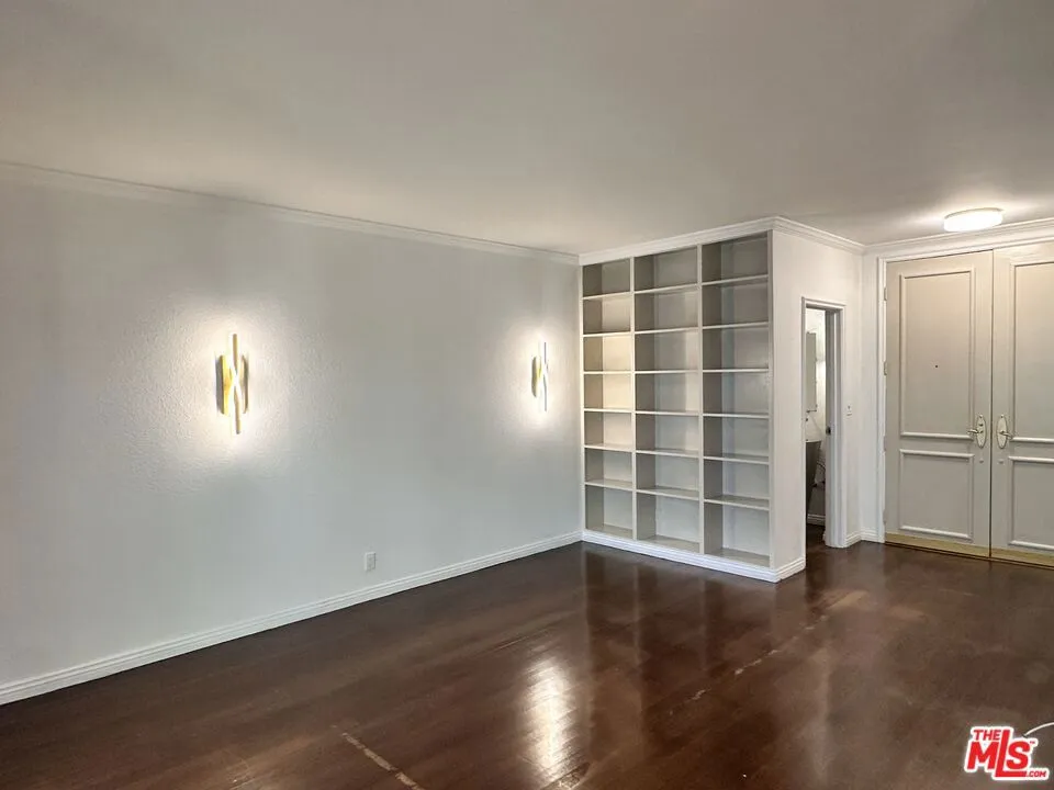 1131 Alta Loma Road #208 West Hollywood, CA 90069