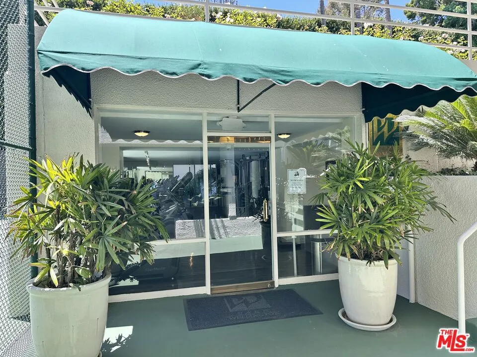 1131 Alta Loma Road #208 West Hollywood, CA 90069