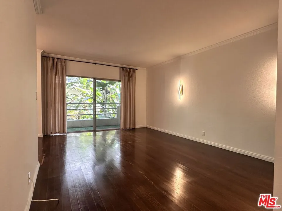 1131 Alta Loma Road #208 West Hollywood, CA 90069