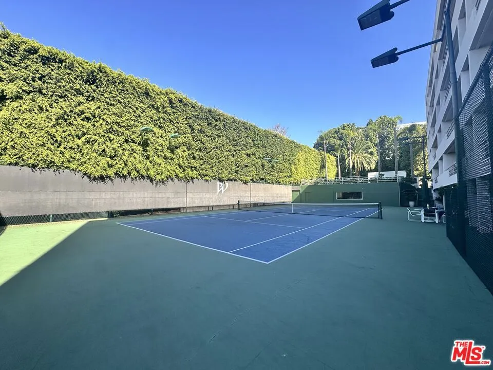 1131 Alta Loma Road #208 West Hollywood, CA 90069