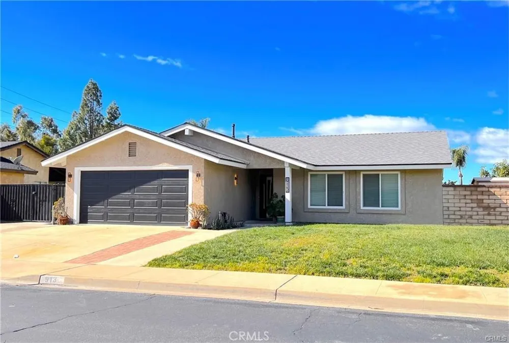 913 Durango Ct. San Dimas, CA 91773