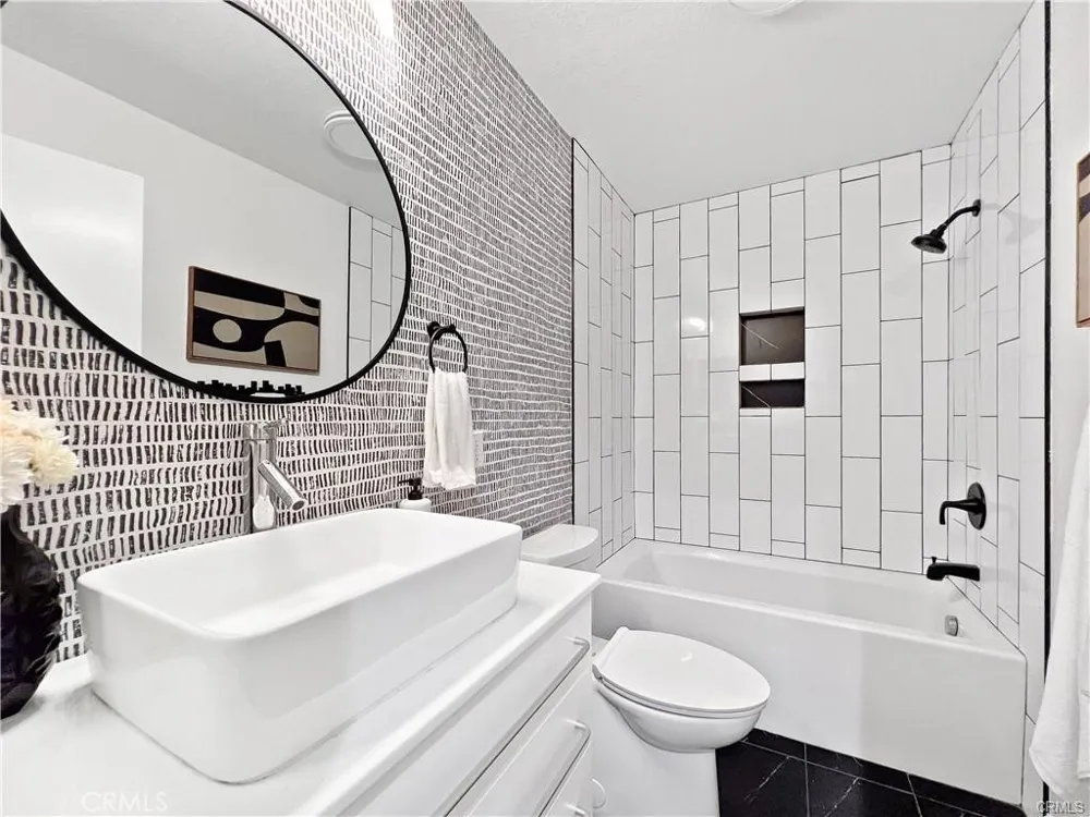 913 Durango Ct. San Dimas, CA 91773
