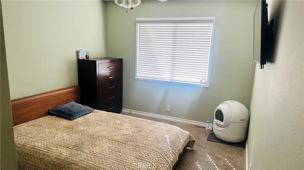 5711 Owensmouth #109 Woodland Hills, CA 91367
