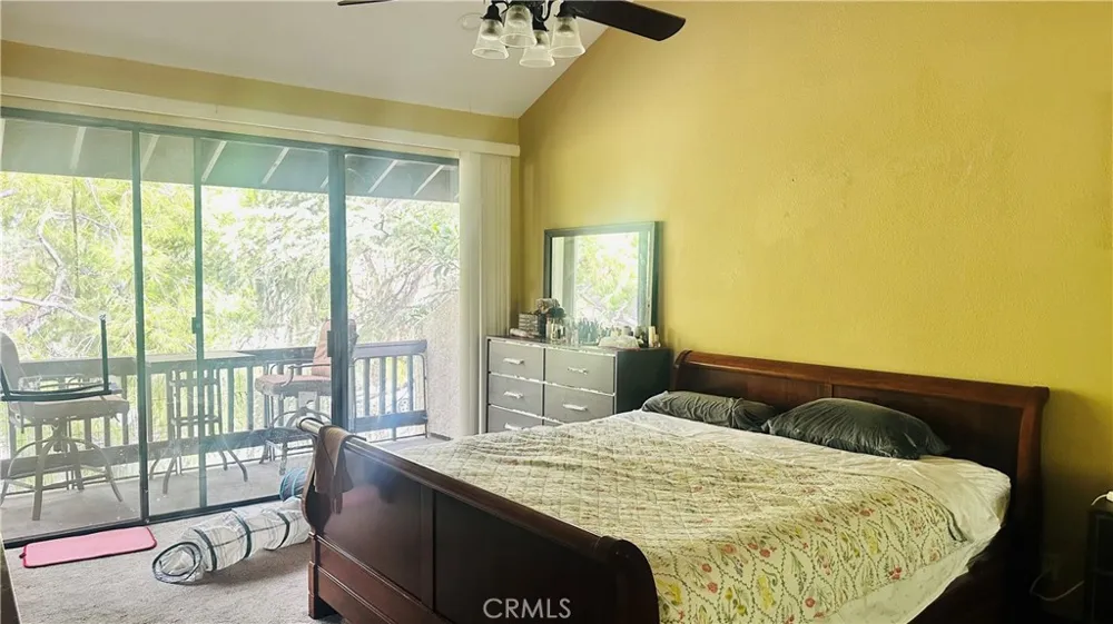 5711 Owensmouth #109 Woodland Hills, CA 91367