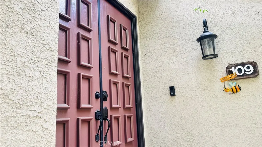 5711 Owensmouth #109 Woodland Hills, CA 91367