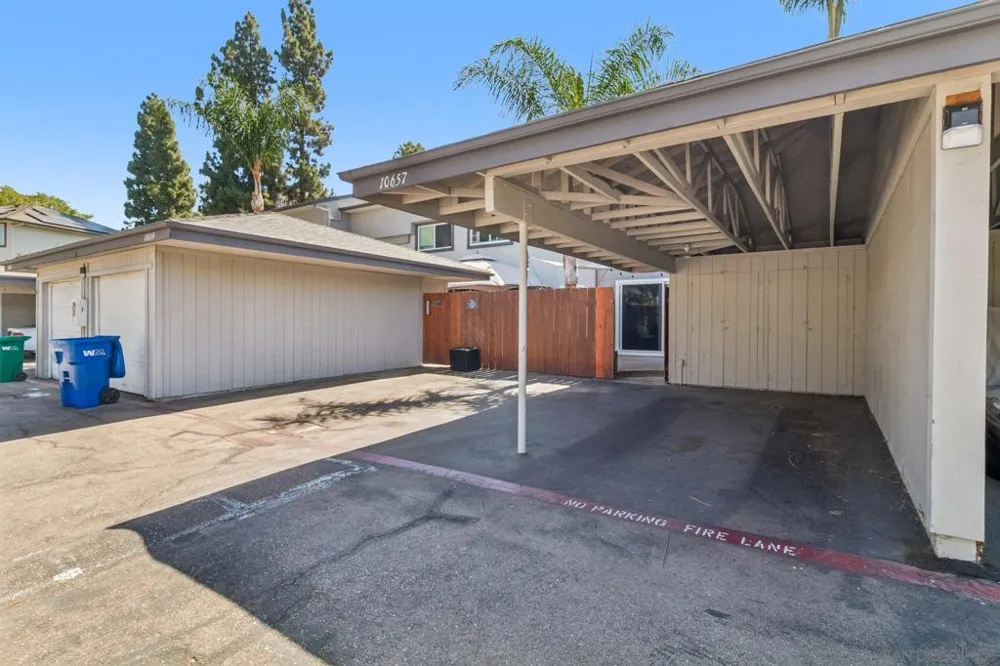 10657 Prince Carlos Ln Santee, CA 92071