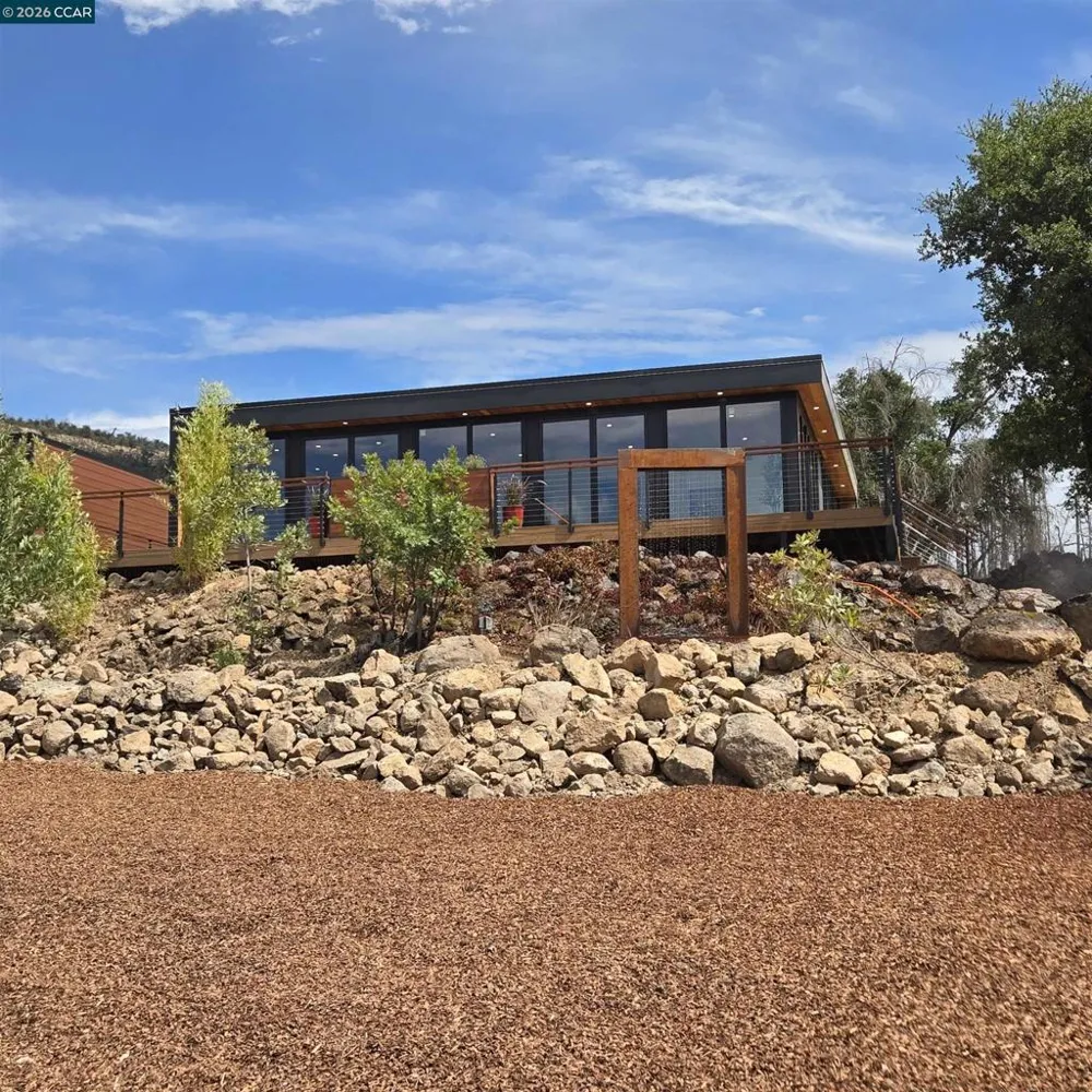 139 Oak St St Helena, CA 94574