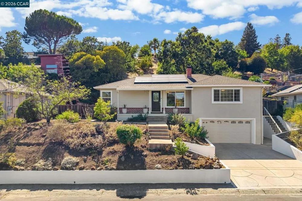 1277 Juanita Dr Lafayette, CA 94595