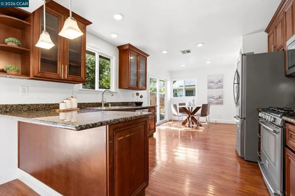 1277 Juanita Dr Lafayette, CA 94595