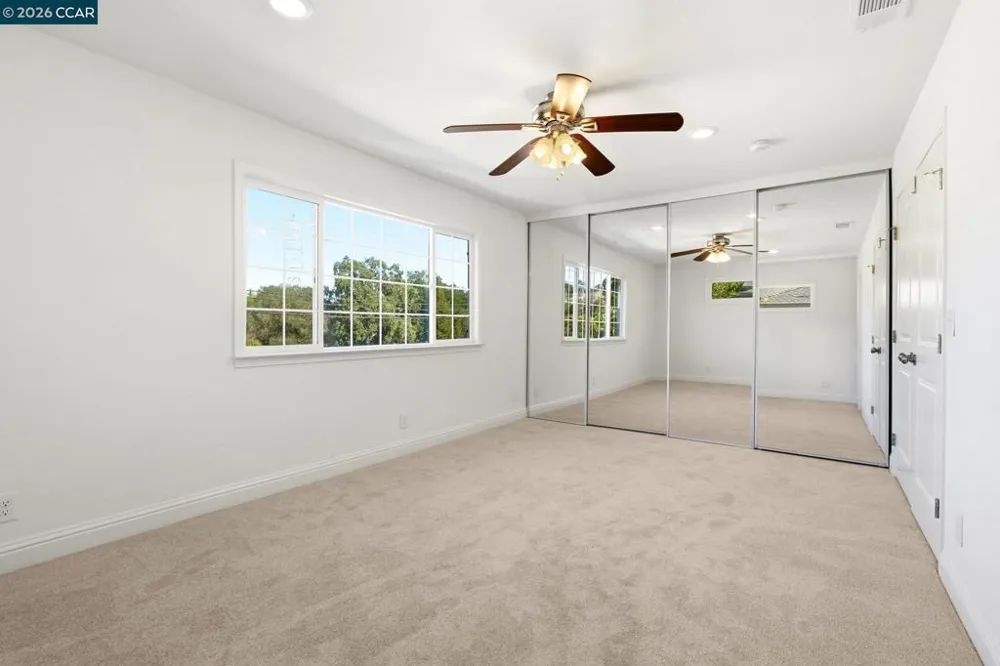 1277 Juanita Dr Lafayette, CA 94595