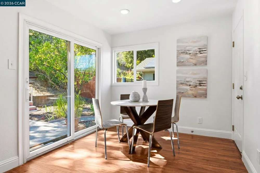 1277 Juanita Dr Lafayette, CA 94595