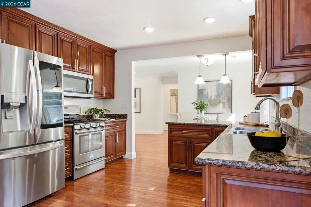1277 Juanita Dr Lafayette, CA 94595