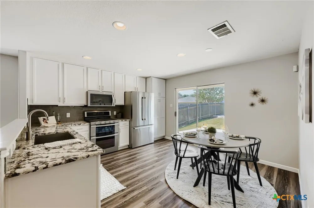 137 Pine Arbol Buda, TX 78610