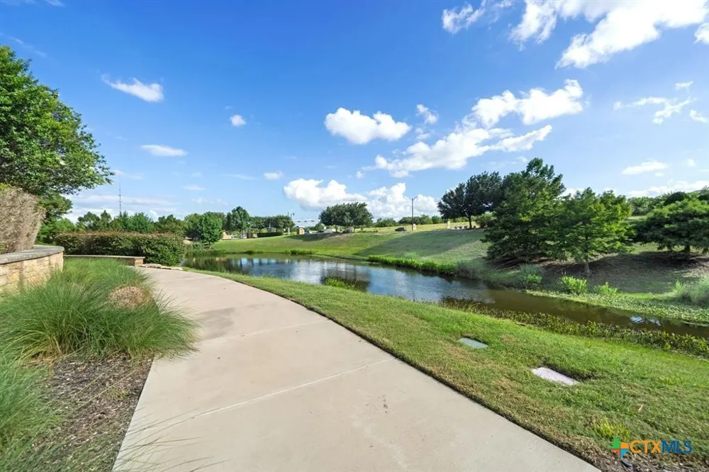 137 Pine Arbol Buda, TX 78610