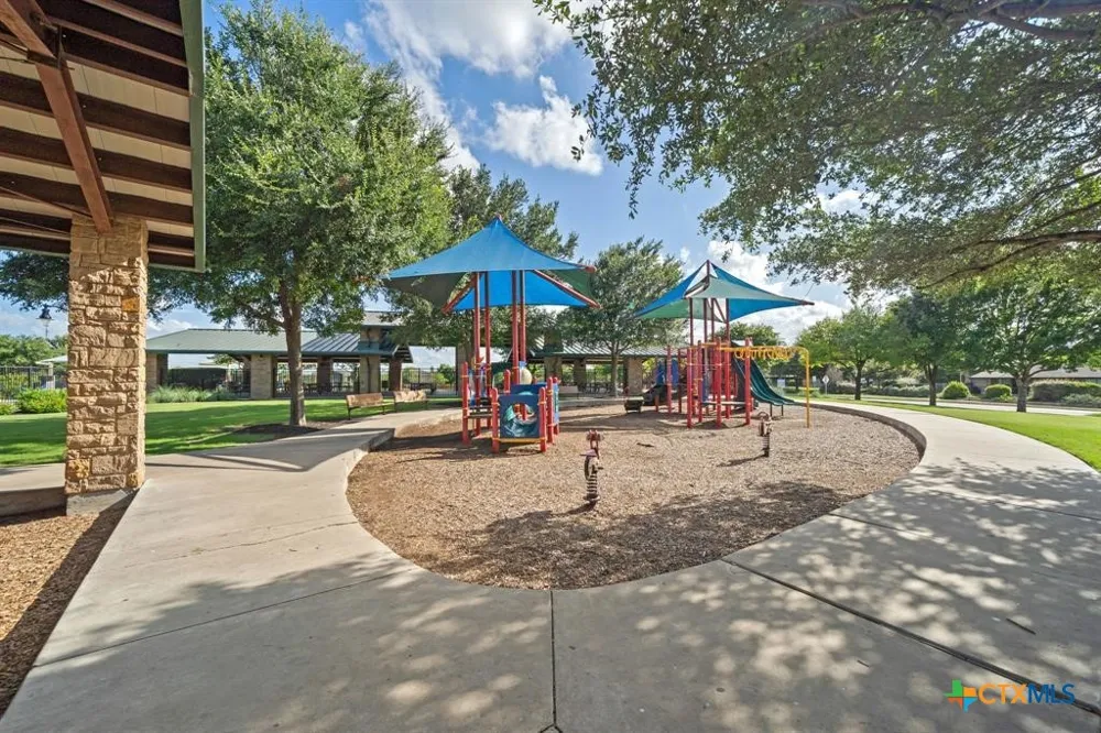 137 Pine Arbol Buda, TX 78610
