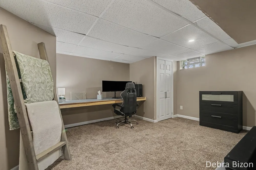 2490 Hague Avenue SW Wyoming, MI 49519