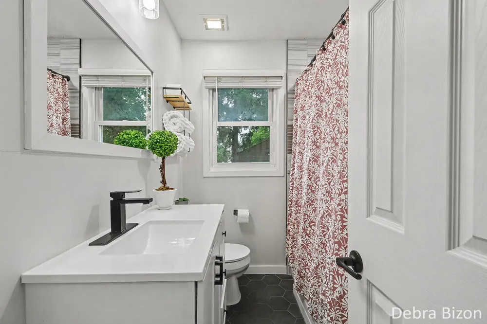 2490 Hague Avenue SW Wyoming, MI 49519