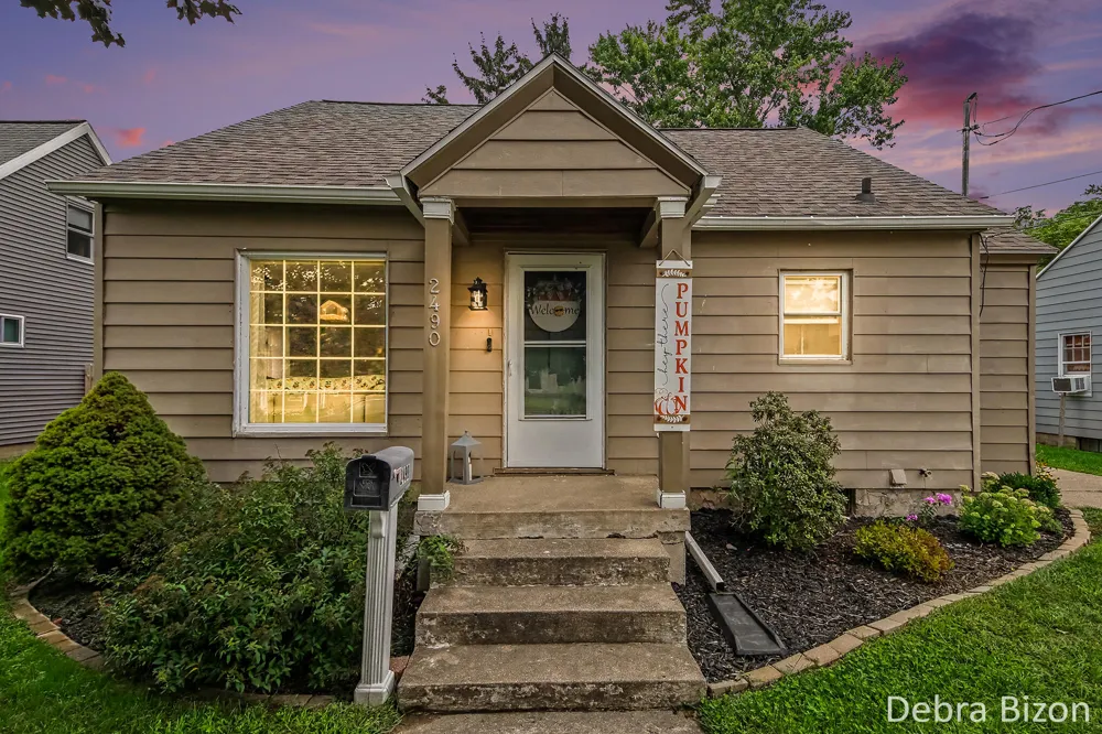 2490 Hague Avenue SW Wyoming, MI 49519