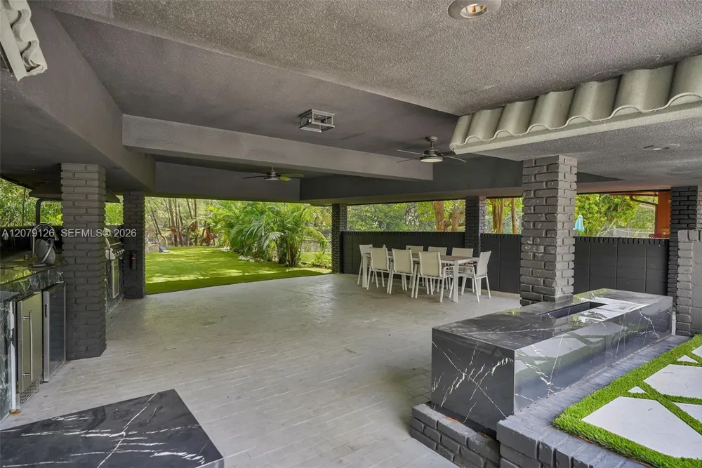 315 NE 122nd St #0 North Miami, FL 33161