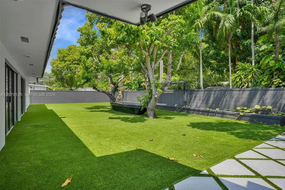 315 NE 122nd St #0 North Miami, FL 33161