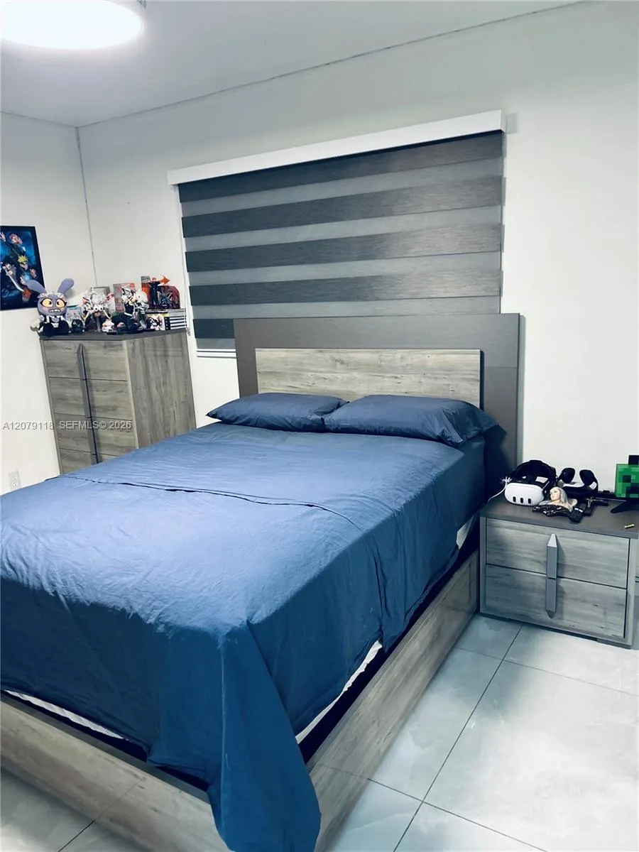 11925 SW 185th Ter Miami, FL 33177
