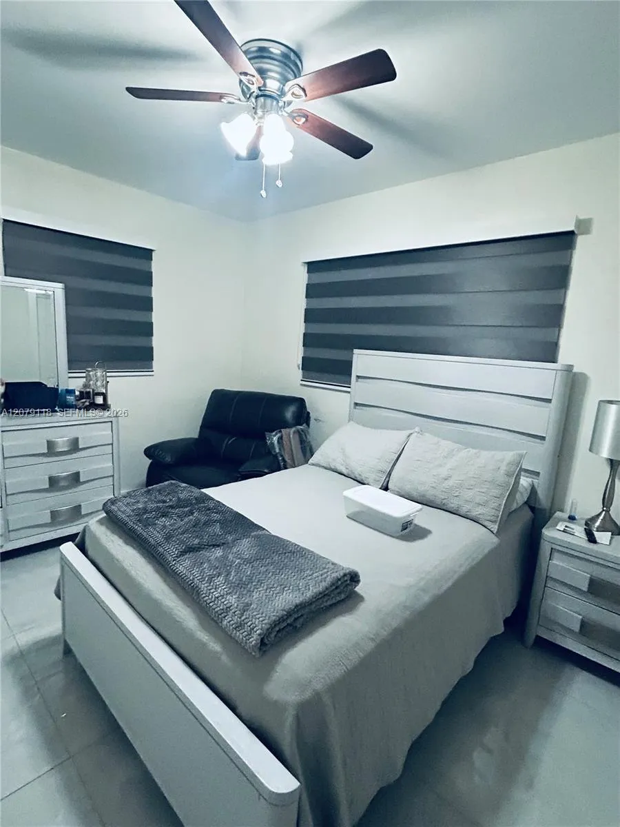 11925 SW 185th Ter Miami, FL 33177