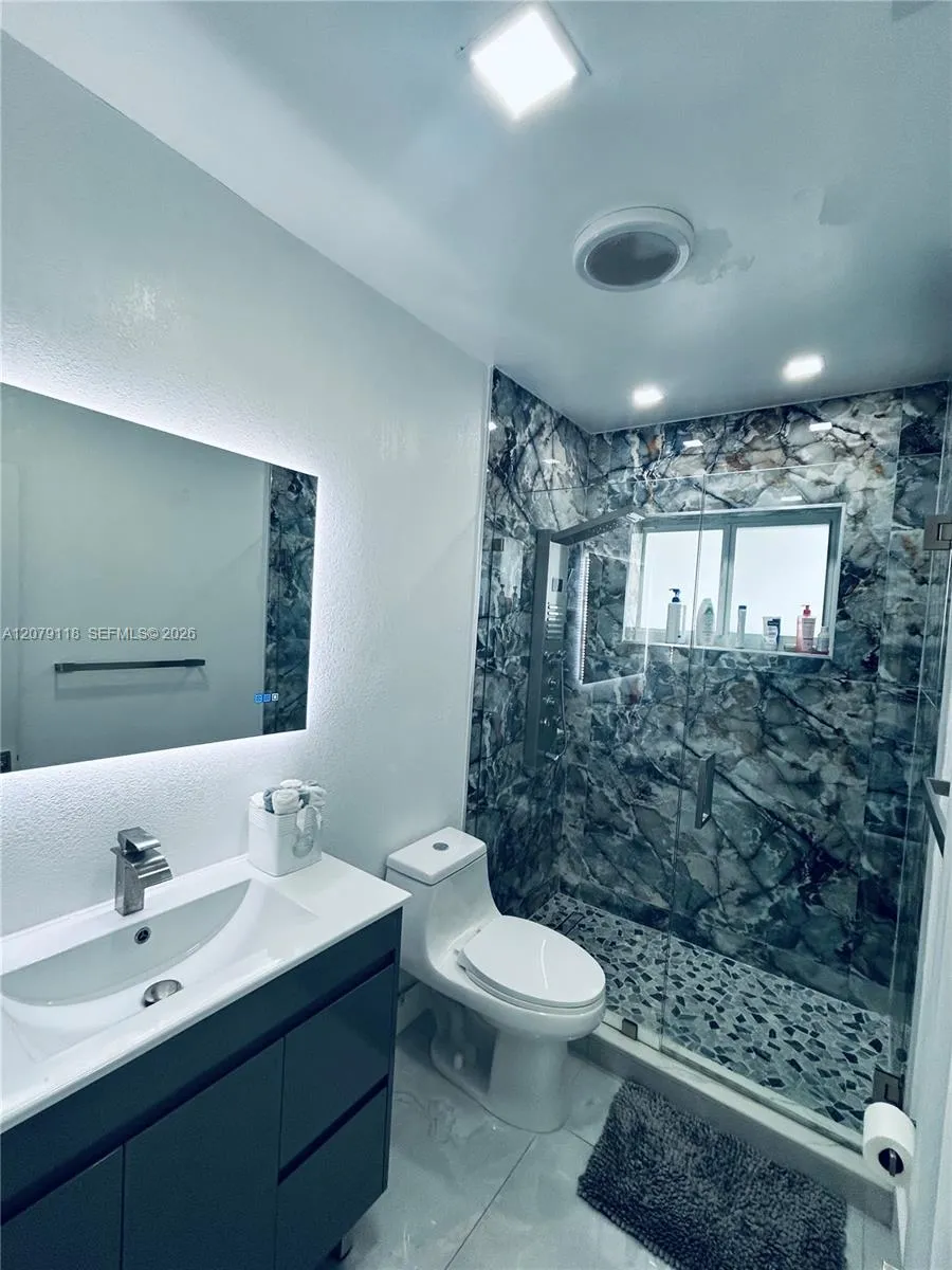 11925 SW 185th Ter Miami, FL 33177