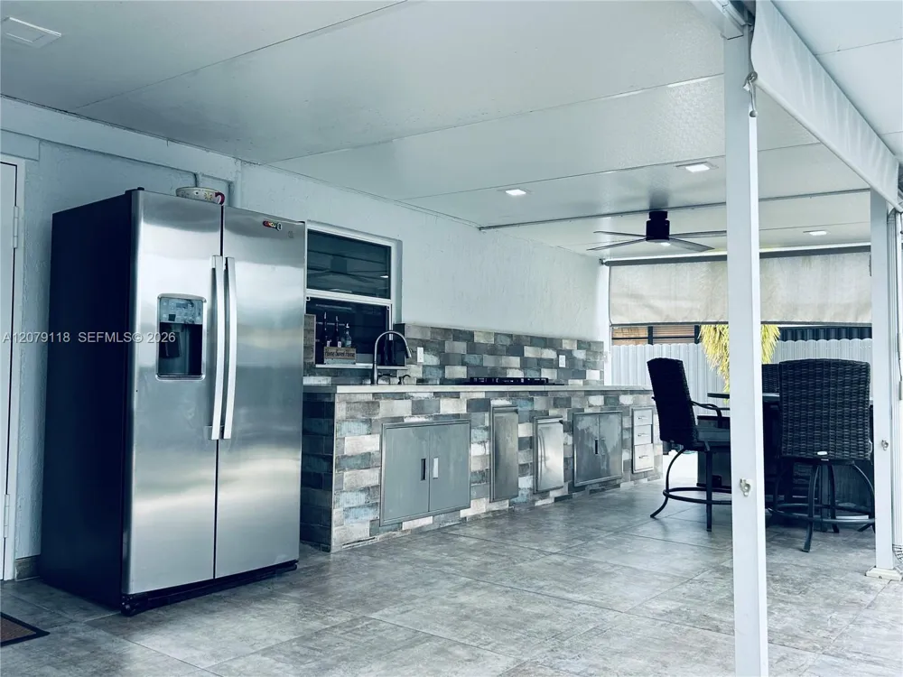 11925 SW 185th Ter Miami, FL 33177
