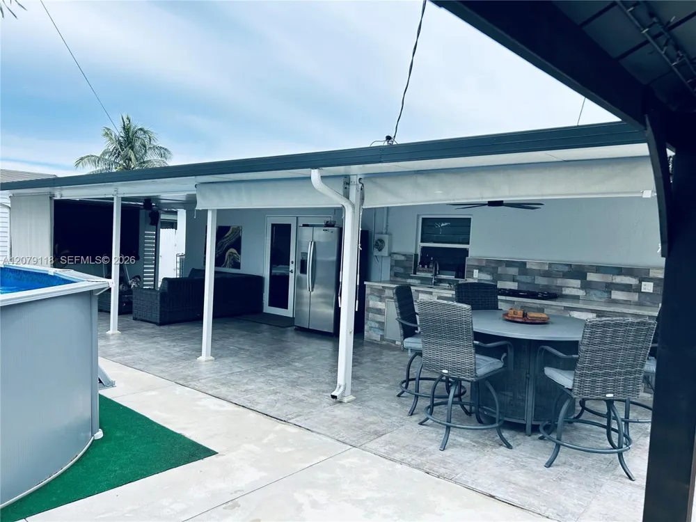 11925 SW 185th Ter Miami, FL 33177