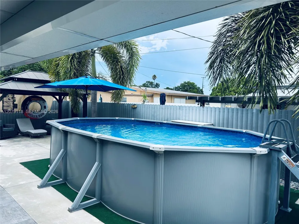 11925 SW 185th Ter Miami, FL 33177