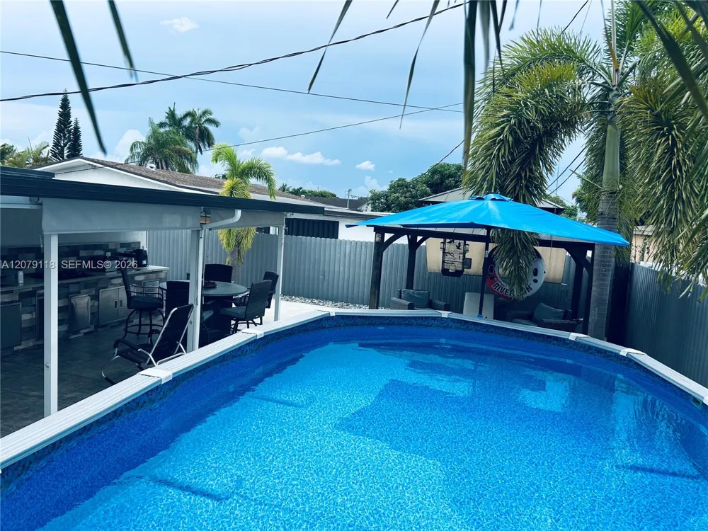 11925 SW 185th Ter Miami, FL 33177