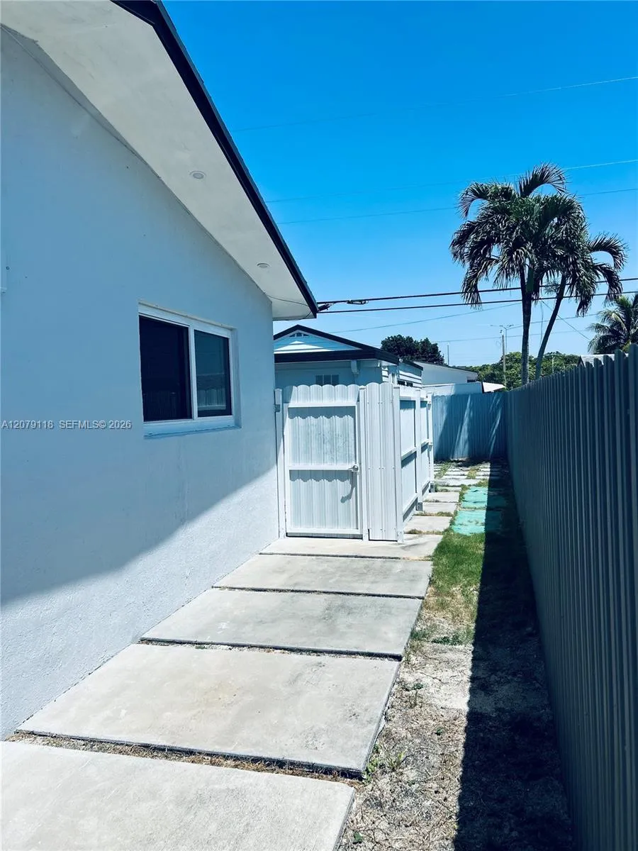 11925 SW 185th Ter Miami, FL 33177