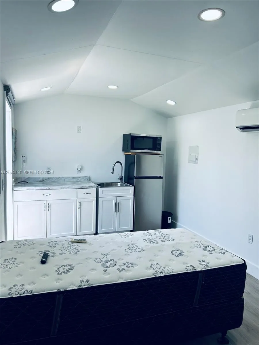 11925 SW 185th Ter Miami, FL 33177