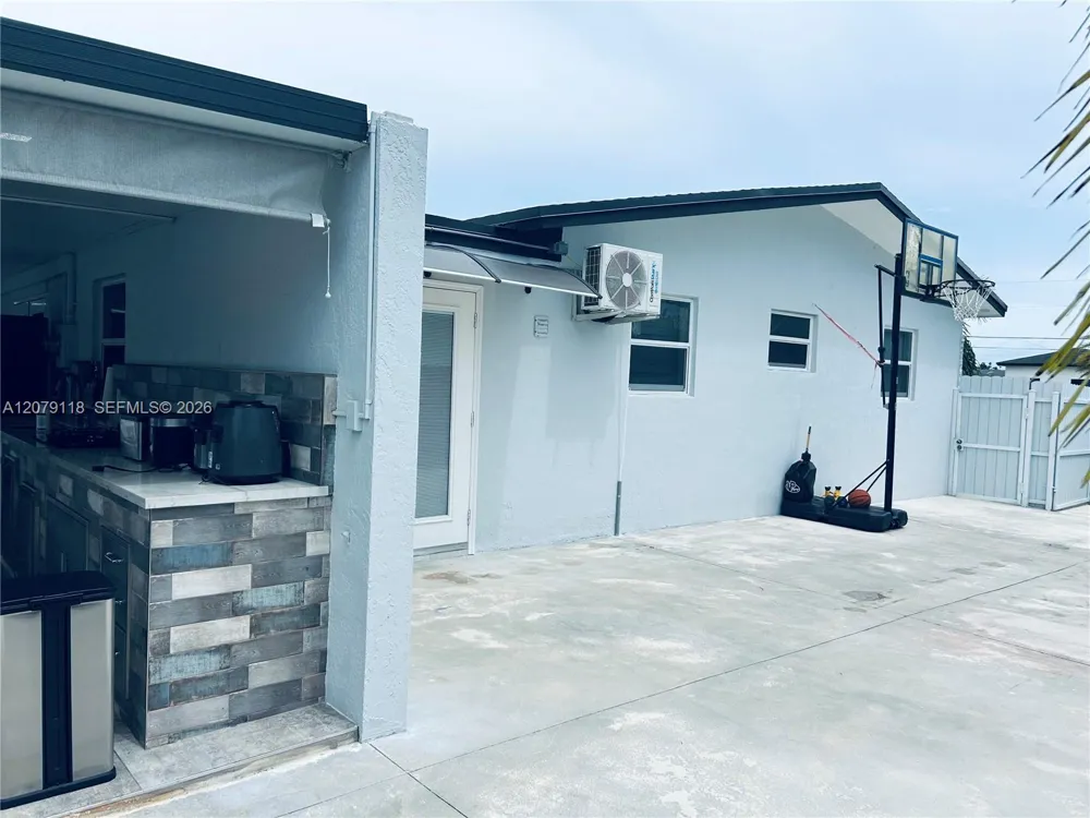 11925 SW 185th Ter Miami, FL 33177