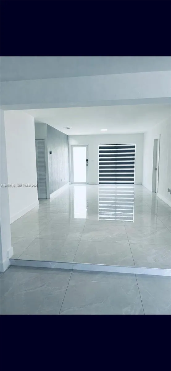 11925 SW 185th Ter Miami, FL 33177