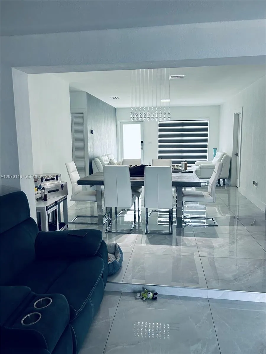 11925 SW 185th Ter Miami, FL 33177