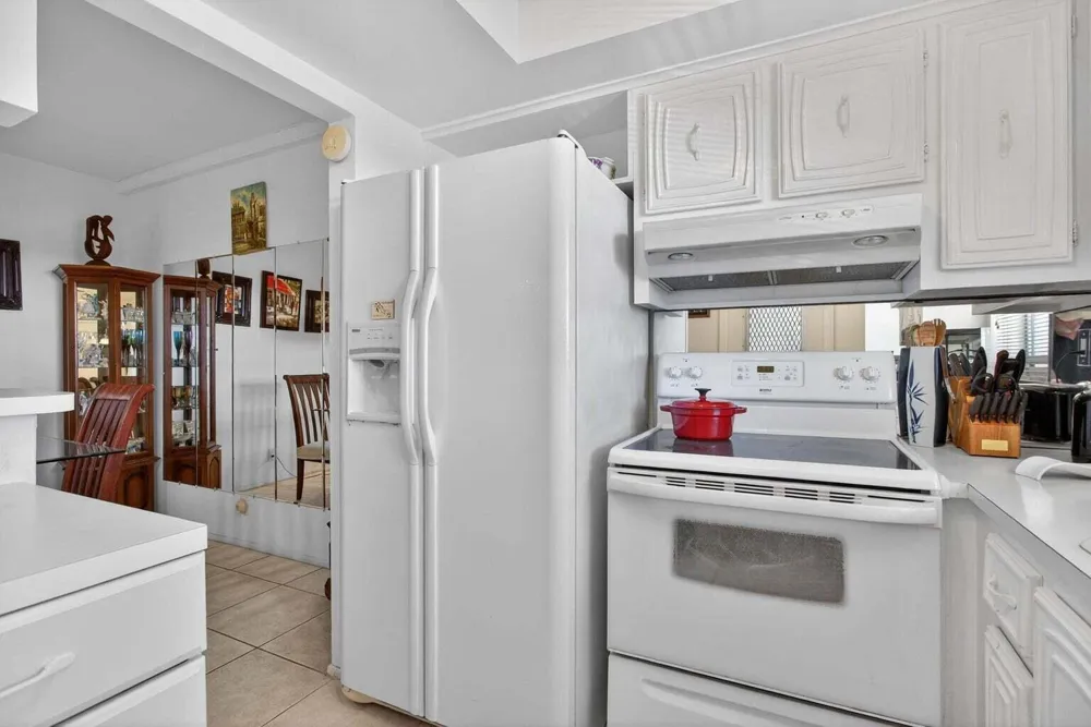 100 SE 6TH AVENUE #303 Pompano Beach, FL 33060