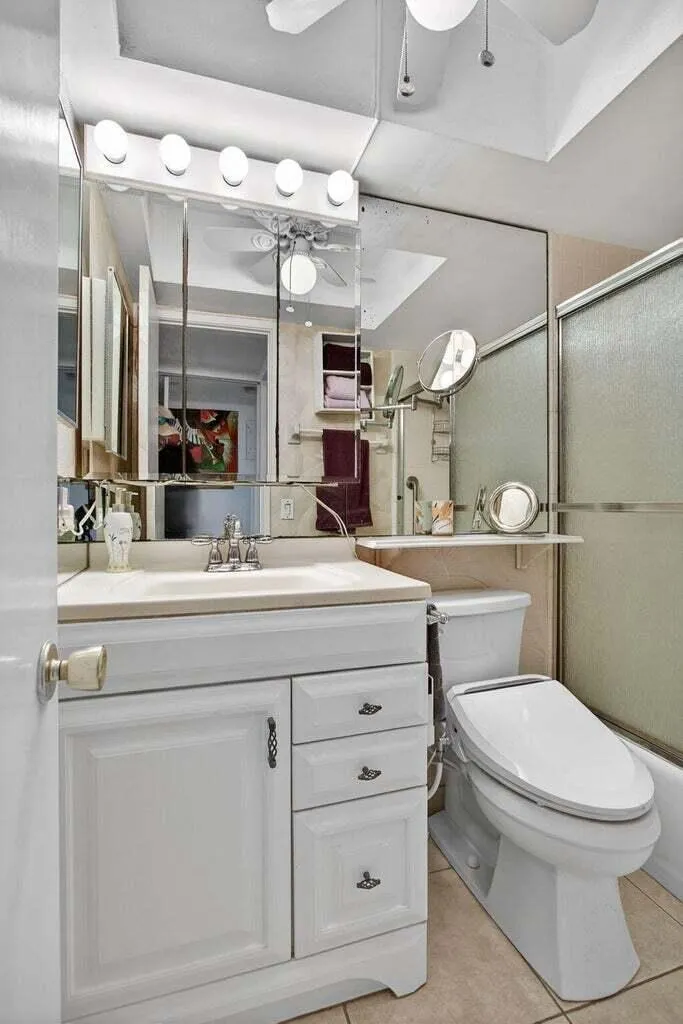 100 SE 6TH AVENUE #303 Pompano Beach, FL 33060