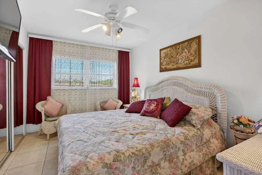 100 SE 6TH AVENUE #303 Pompano Beach, FL 33060